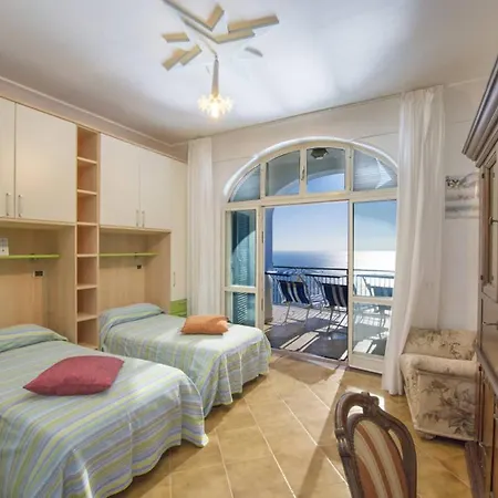 Casa Raffaele, Terrace With Solarium And Sea View דירה